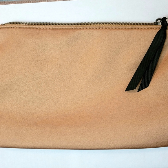 Gucci Makeup Bag - Picture 3 of 4